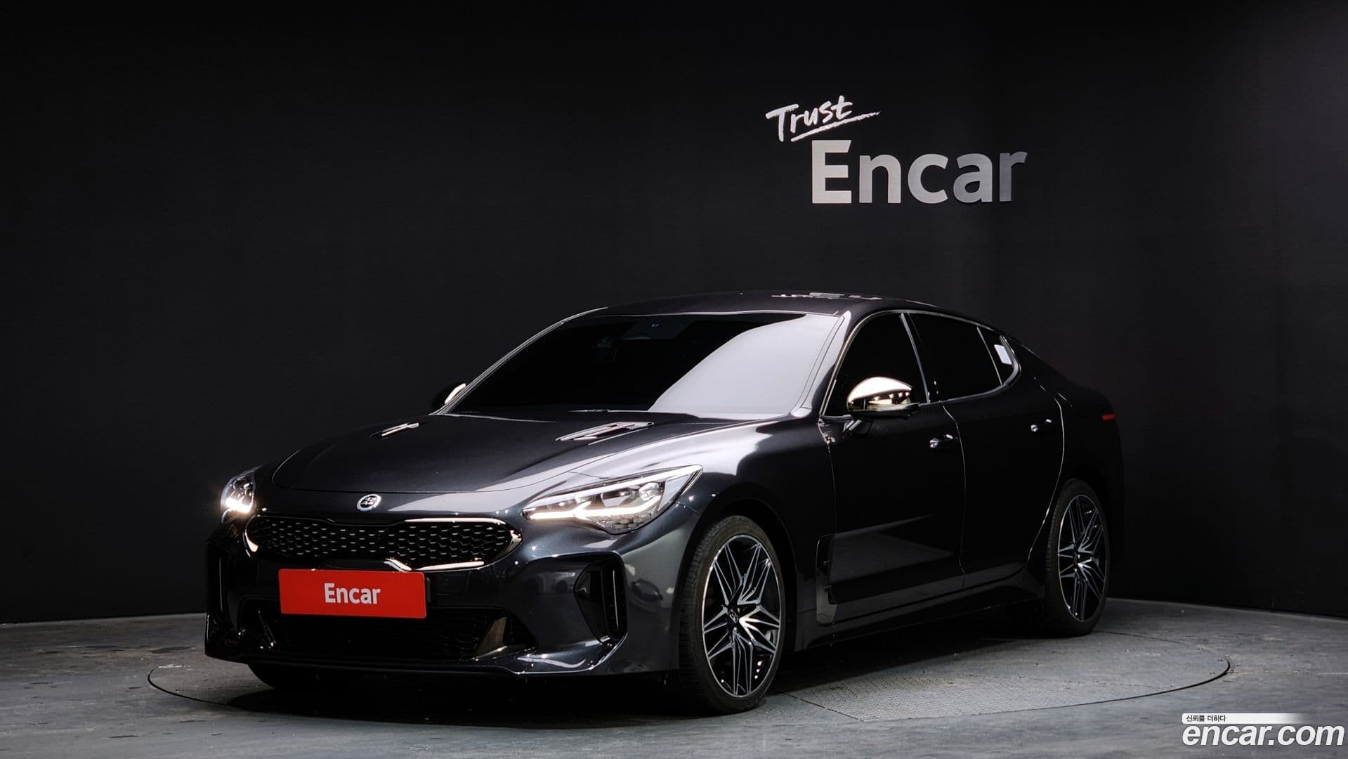 Main__Slider__Photo:Stinger Kia 2021.3-0