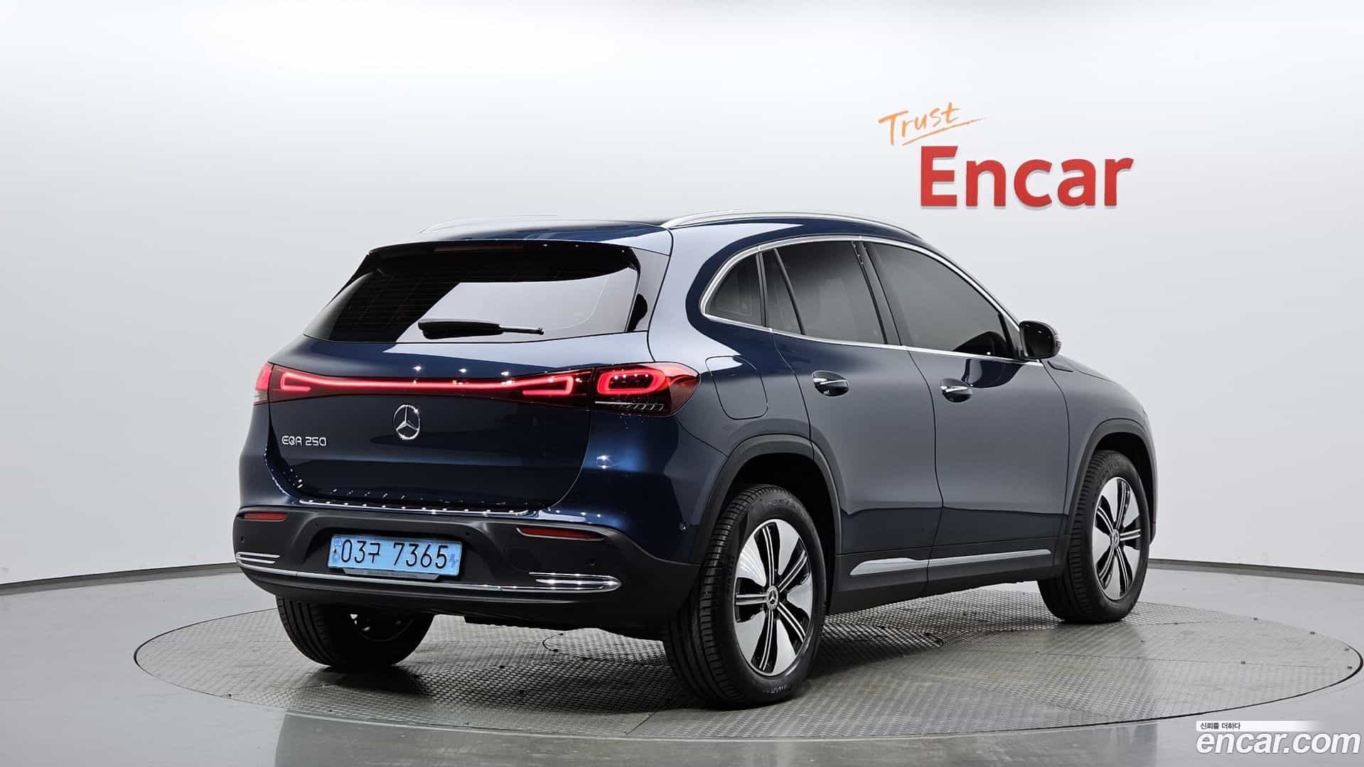 EQA Mercedes-Benz 2022.2-OUTER-002