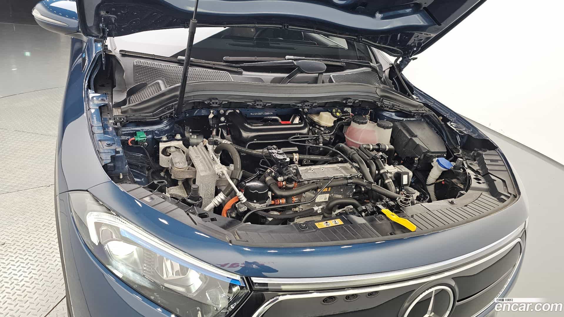 EQA Mercedes-Benz 2022.2-INNER-006