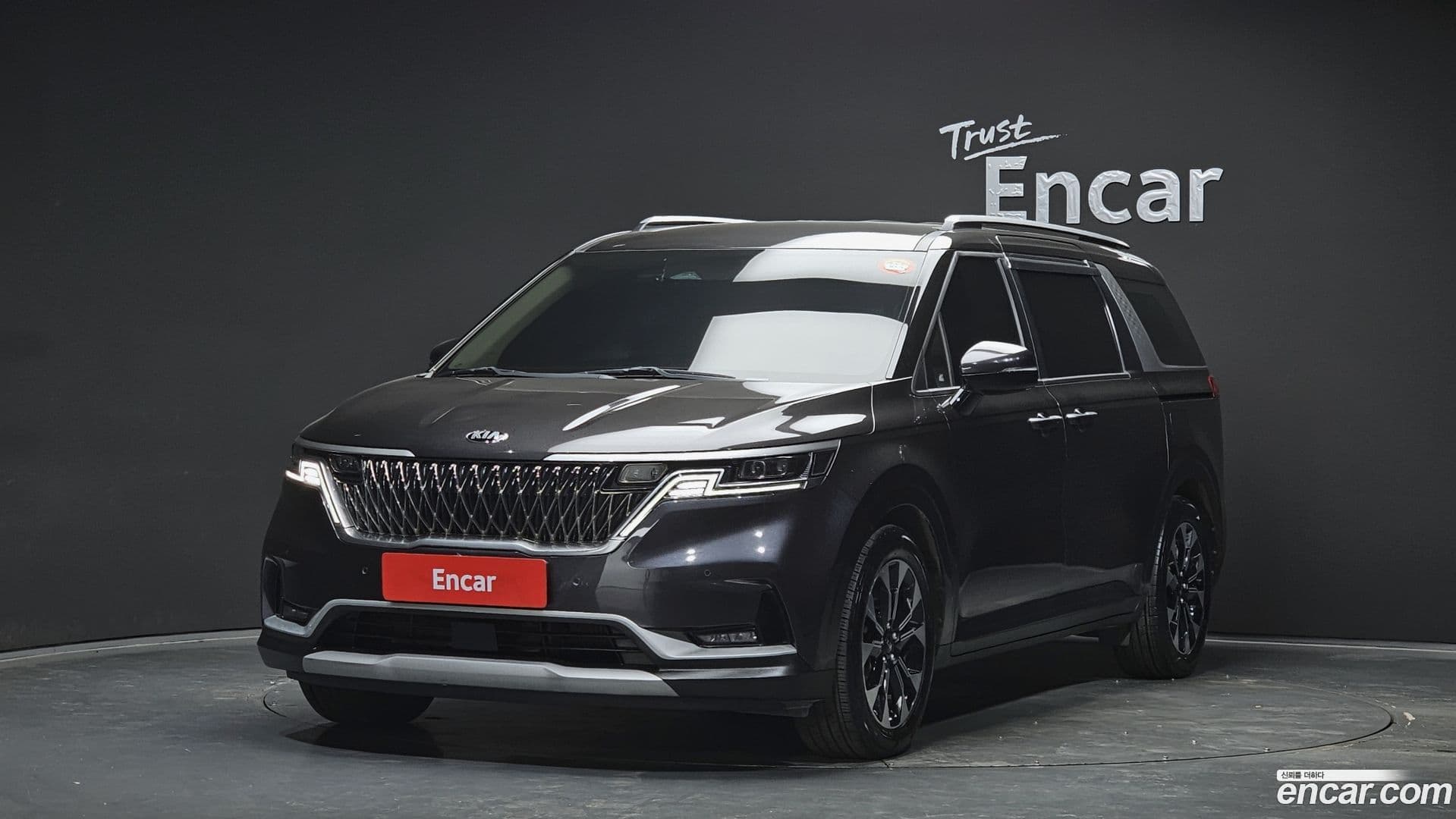 Main__Slider__Photo:Canival Kia 2020.8-0