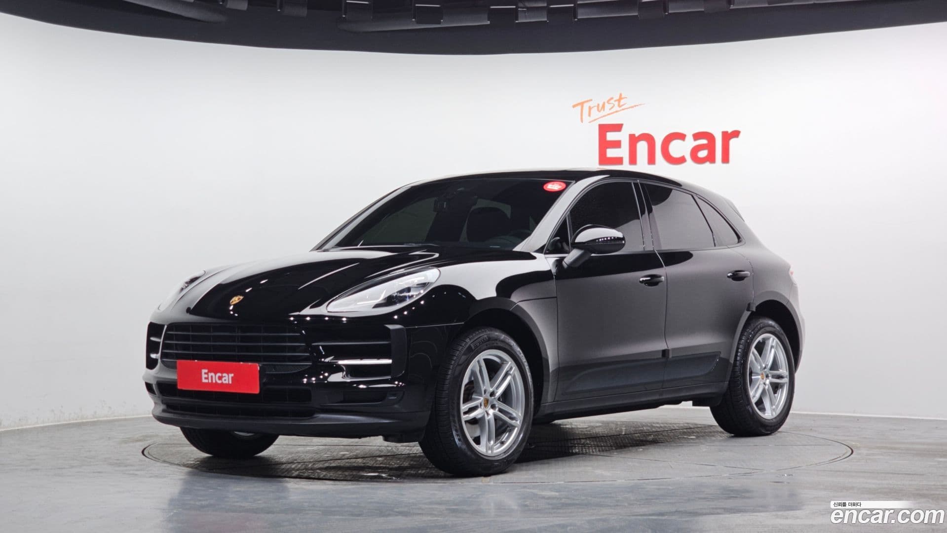 Main__Slider__Photo:Macan Porsche 2019.11-0