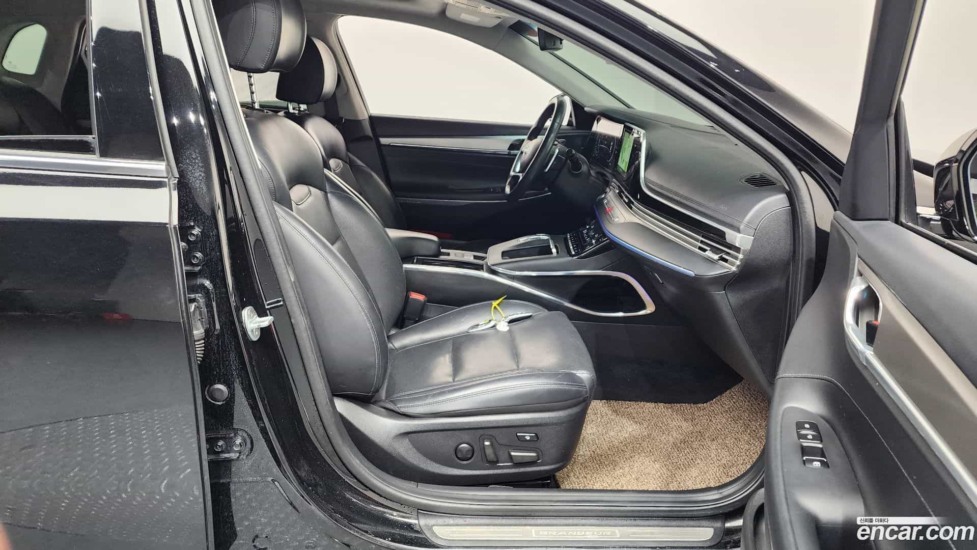 Grandeur Hyundai 2020.3-OPTION-015