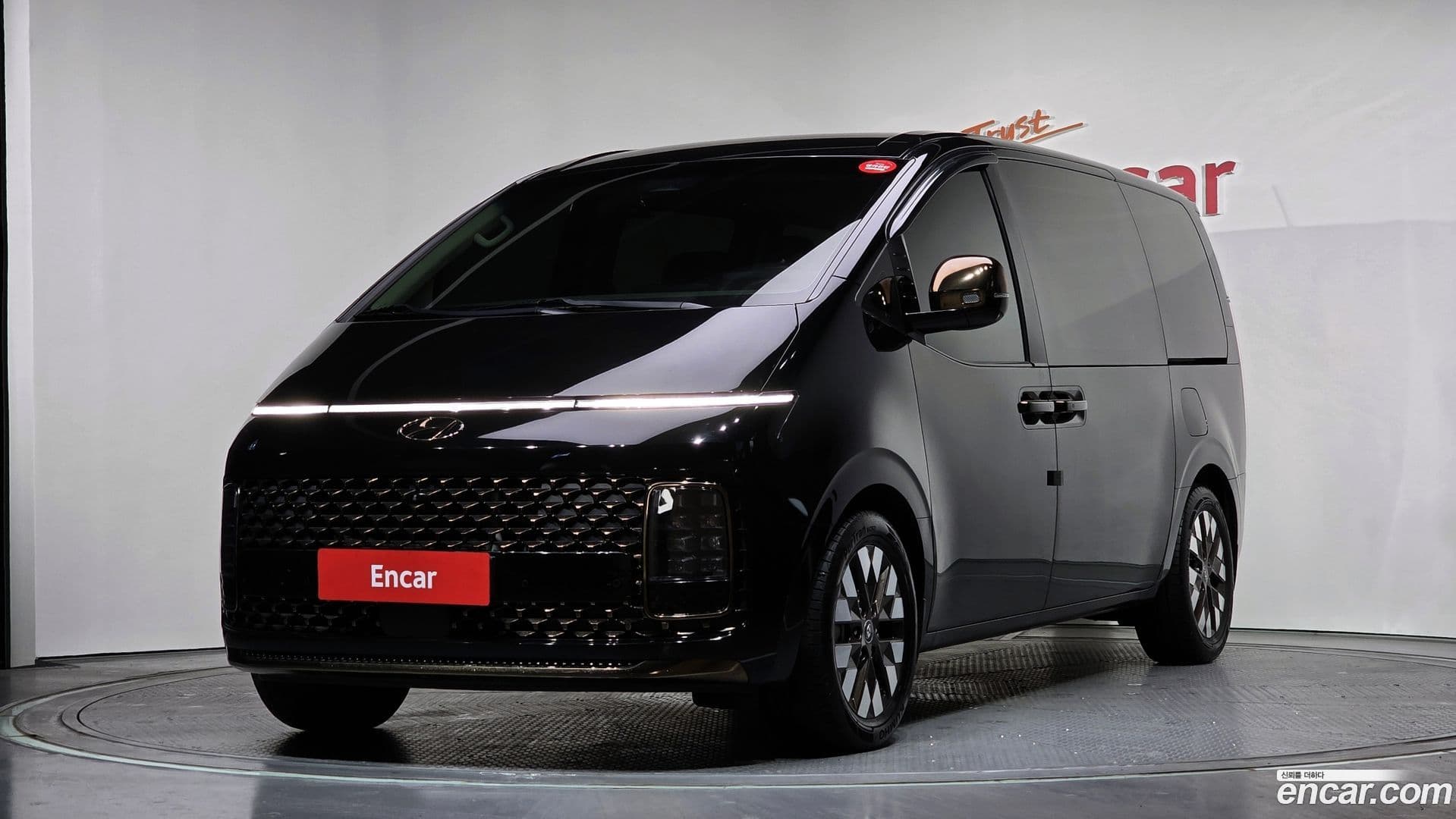 Main__Slider__Photo:Staria Hyundai 2022.3-0