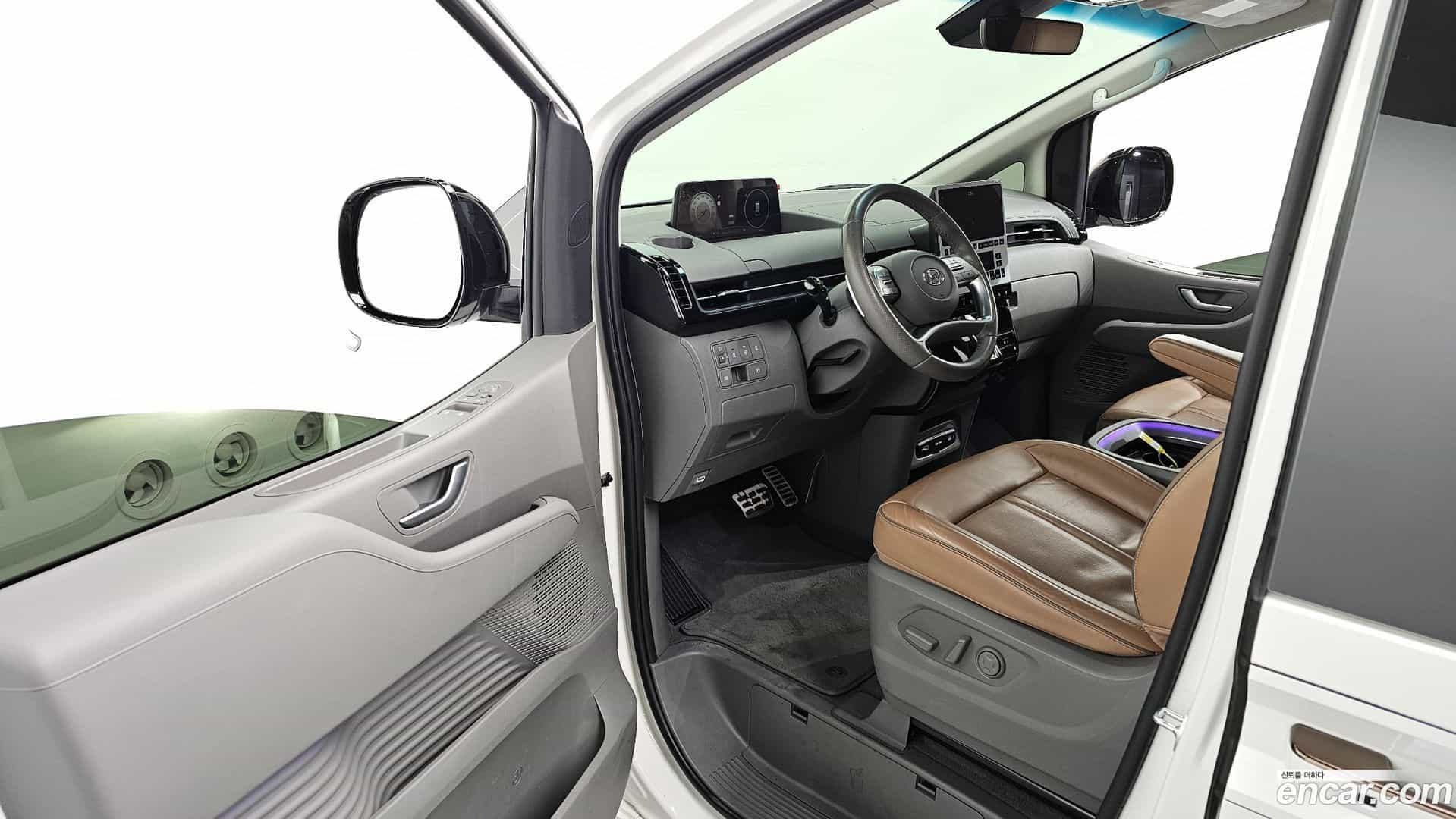 Staria Hyundai 2022.0-INNER-010