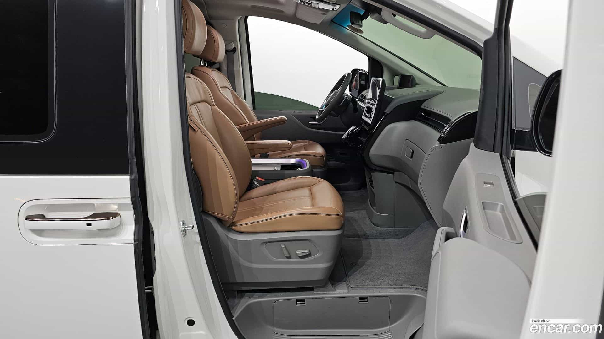 Staria Hyundai 2022.0-OPTION-015