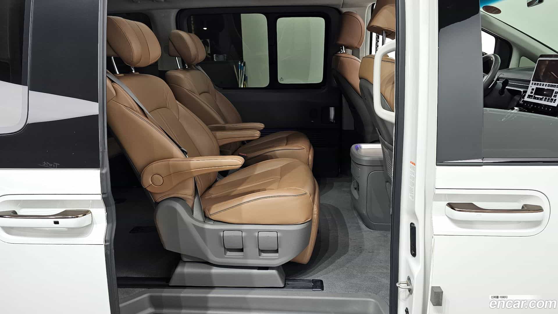 Staria Hyundai 2022.0-OPTION-016