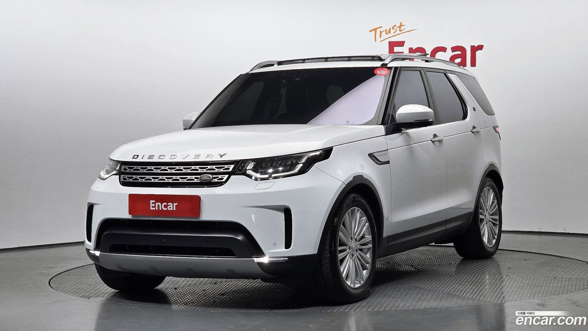 Main__Slider__Photo:Discovery Land Rover 2018.2-0