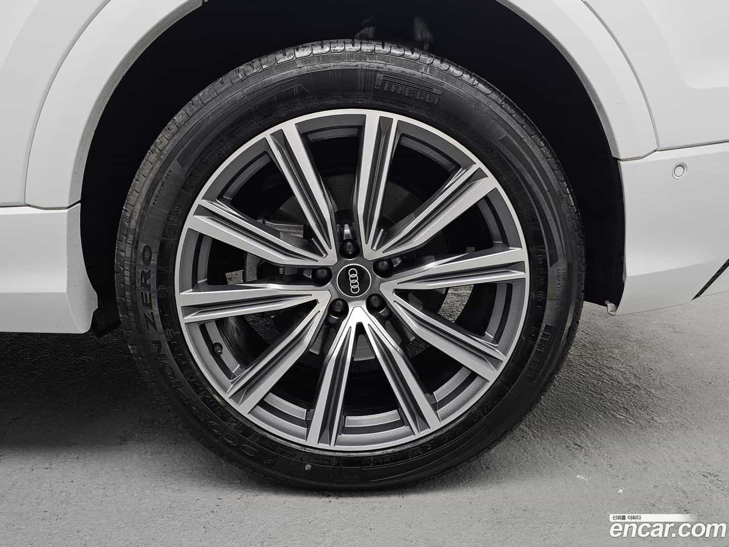 Q8 Audi 2021.1-OUTER-005