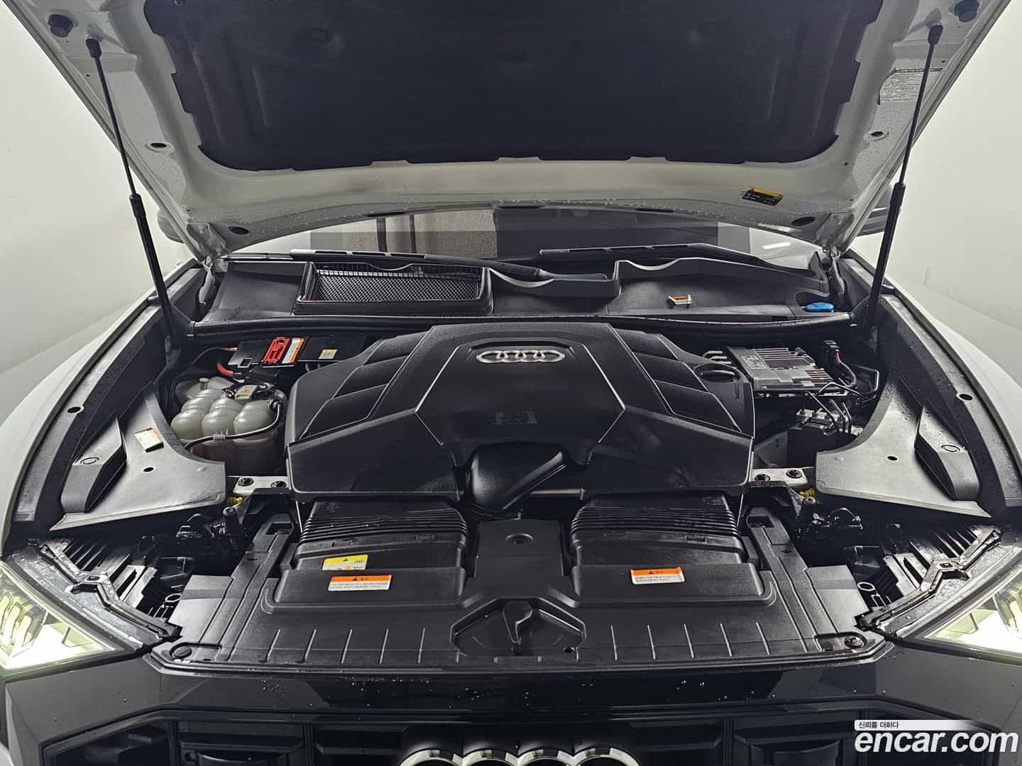 Q8 Audi 2021.1-INNER-006