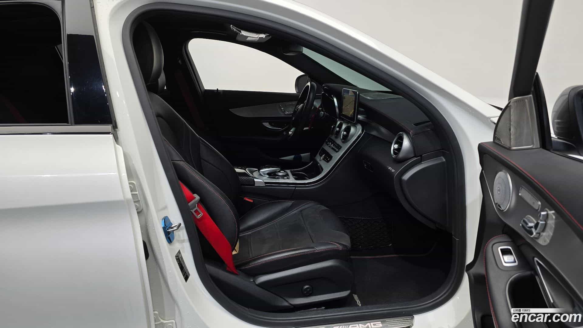C-Class Mercedes-Benz 2017.1-OPTION-015
