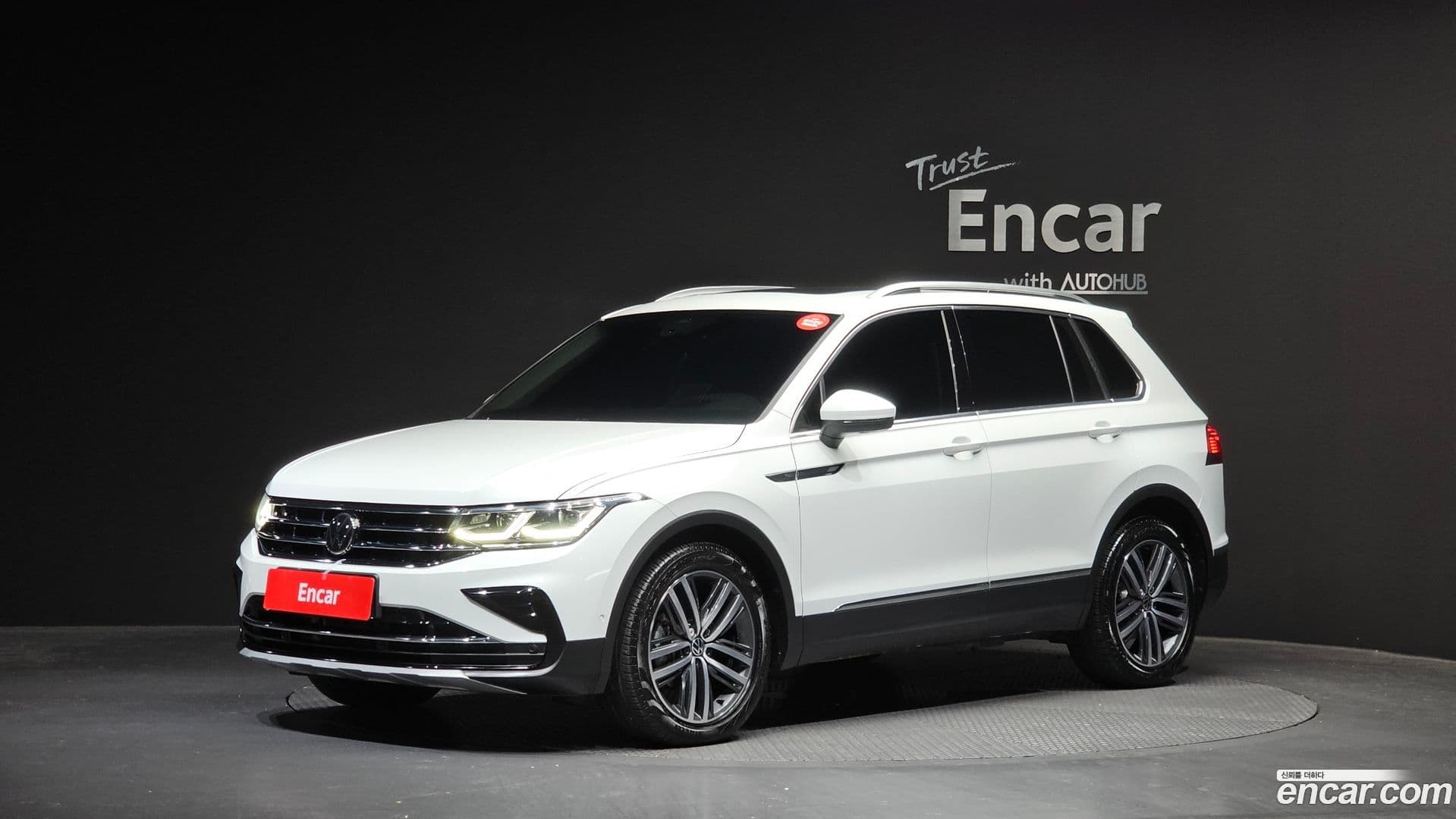 Main__Slider__Photo:Tiguan Volkswagen 2023.7-0