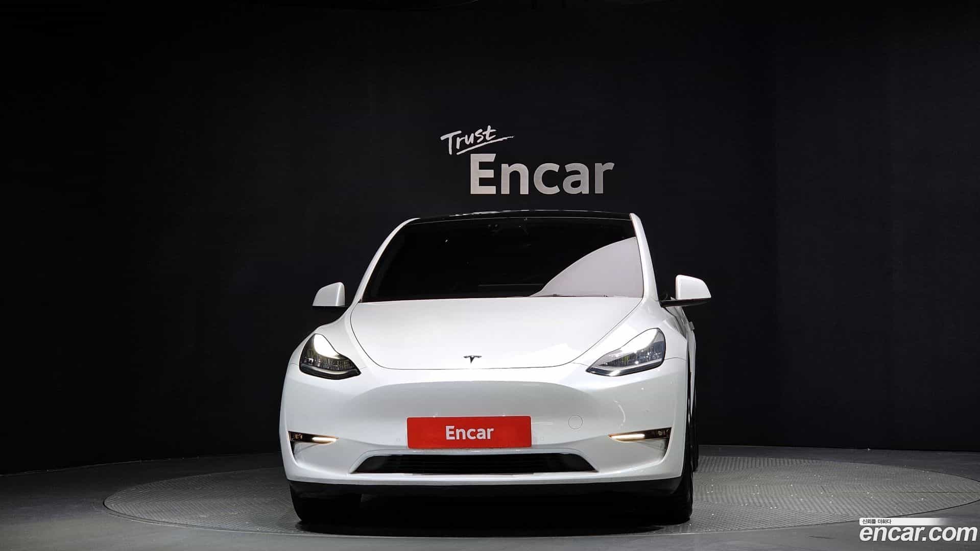 Model Y Tesla 2021.5-OUTER-003