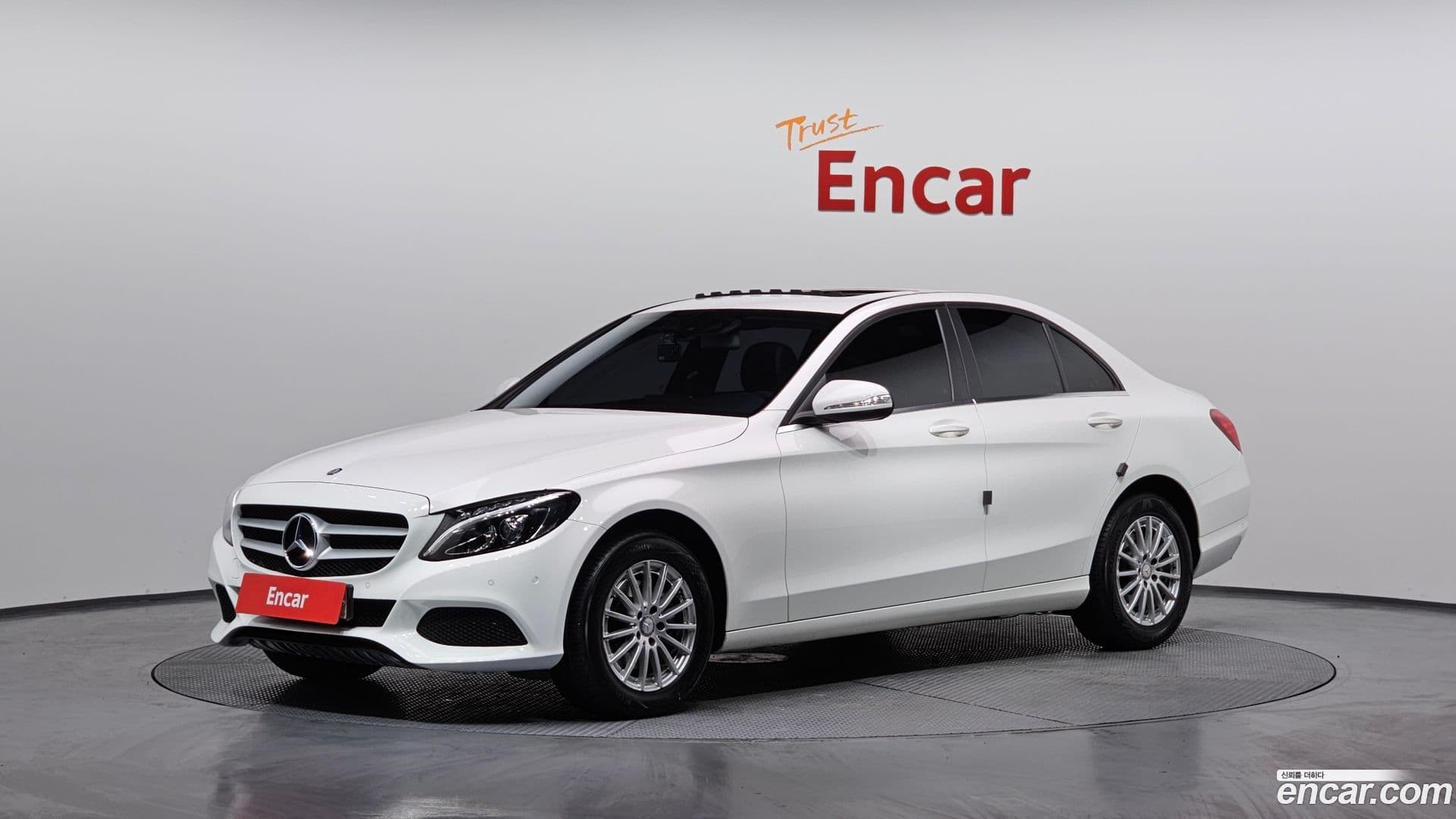 Main__Slider__Photo:C-Class Mercedes-Benz 2015.3-0