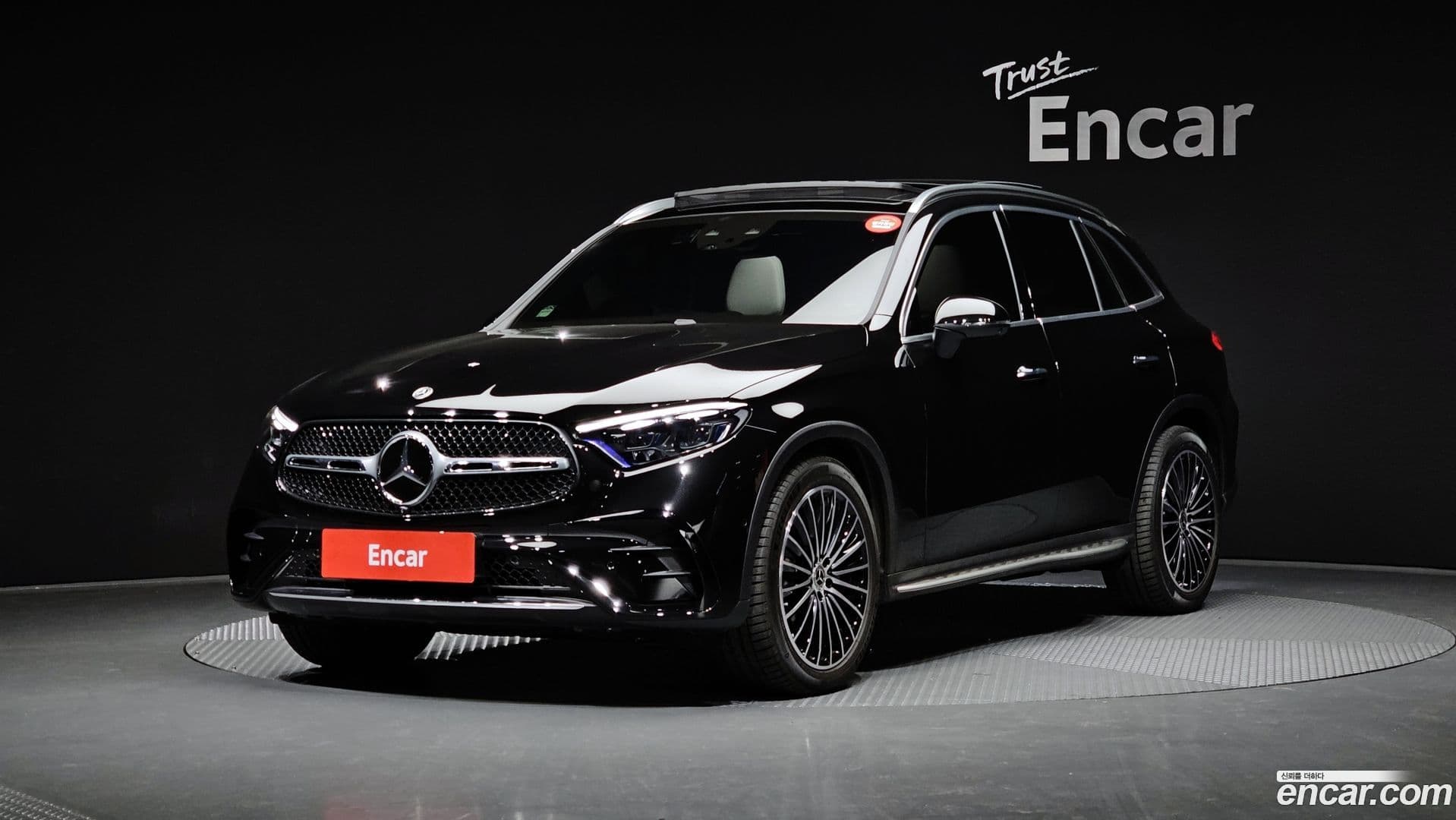 Main__Slider__Photo:GLC-Class Mercedes-Benz 2025.7-0