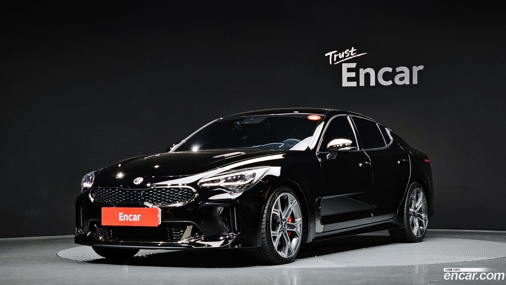 Main__Slider__Photo:Stinger Kia 2019.1-0