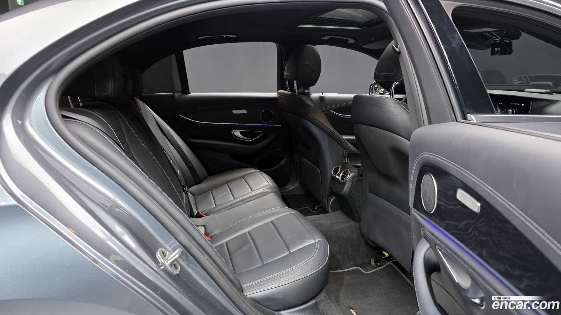 E-Class Mercedes-Benz 2021.7-OPTION-016