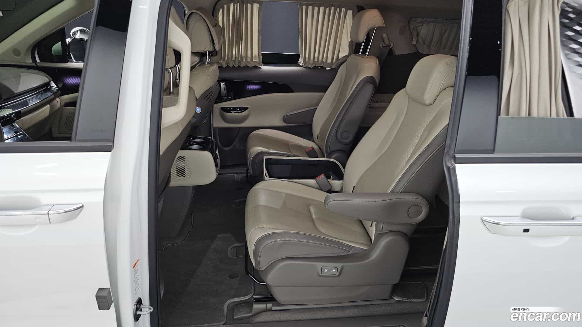 Canival Kia 2023.8-OPTION-016