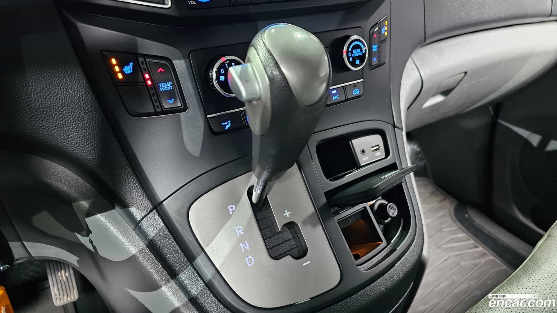 Starex Hyundai 2019.0-INNER-009