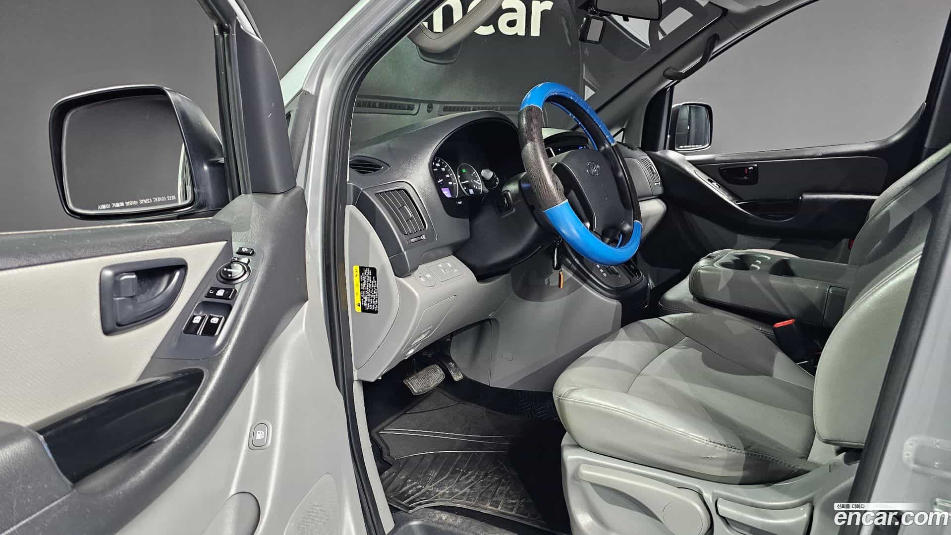 Starex Hyundai 2019.0-OPTION-015