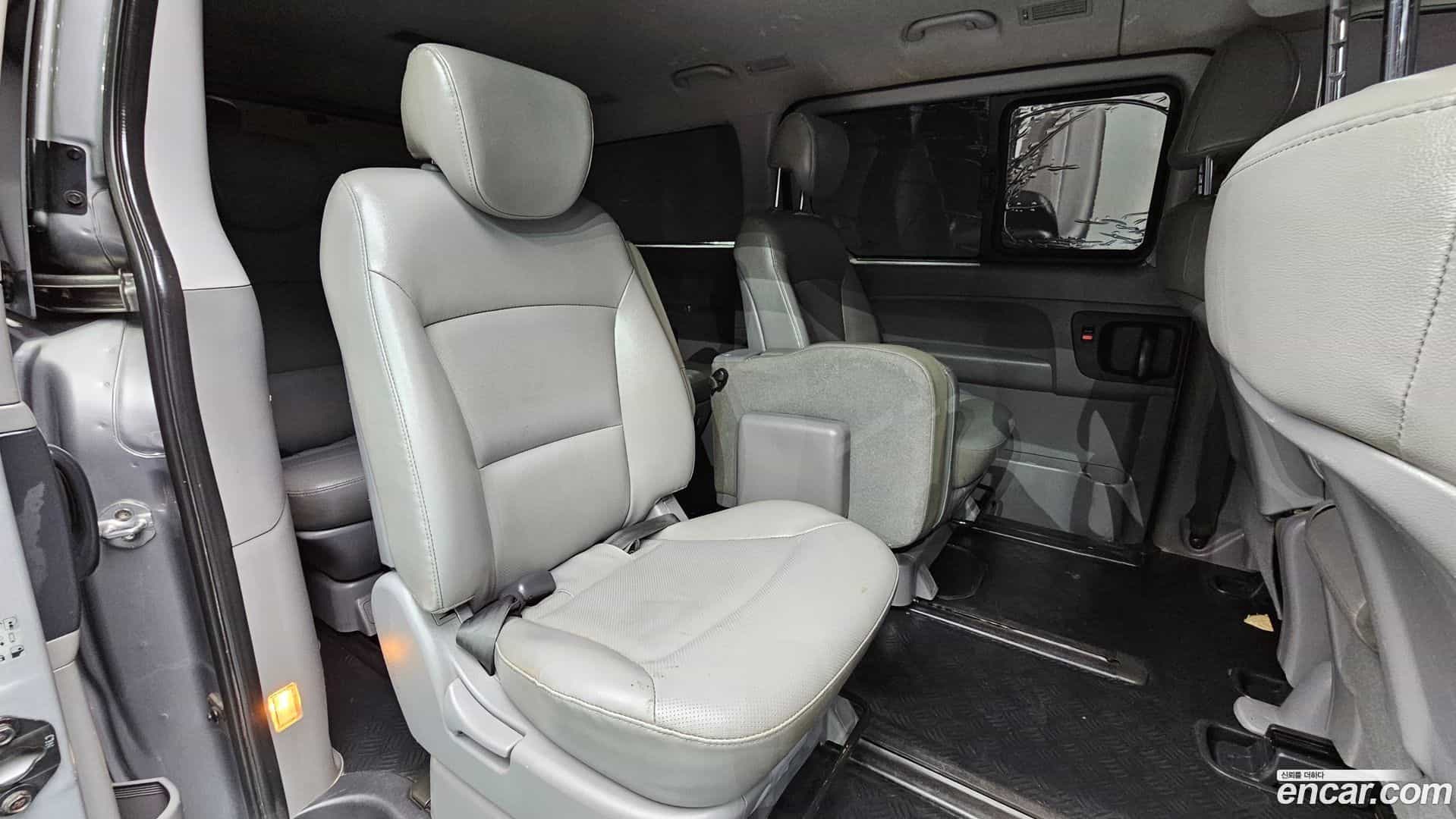 Starex Hyundai 2019.0-OPTION-021