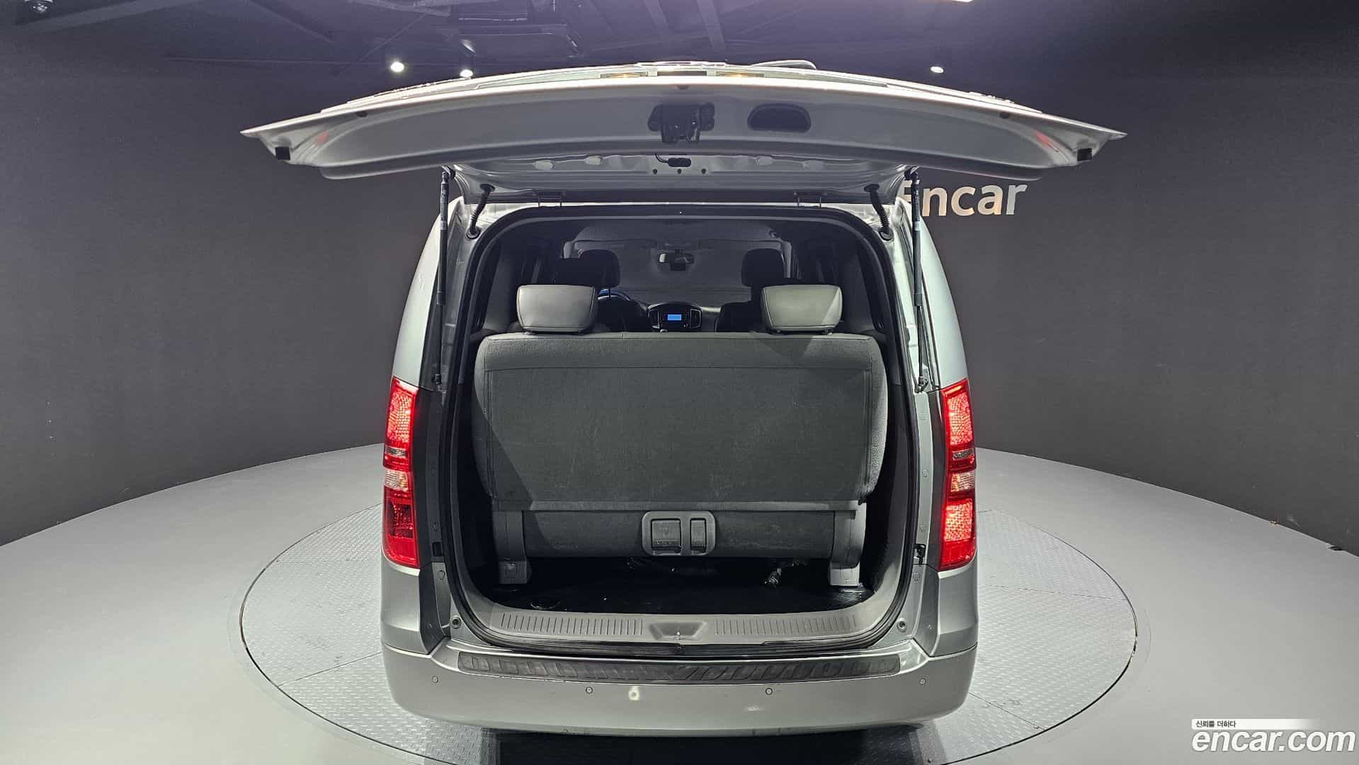 Starex Hyundai 2019.0-OPTION-023