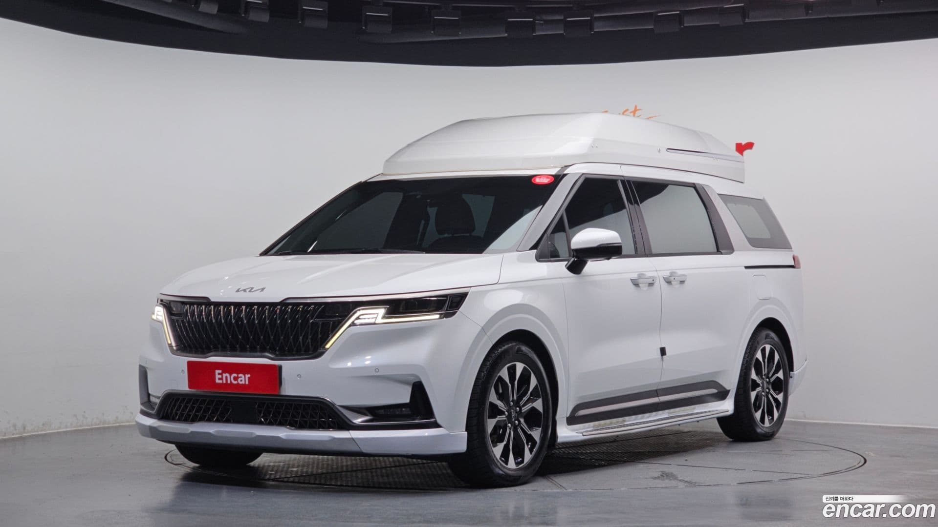 Main__Slider__Photo:Canival Kia 2022.1-0