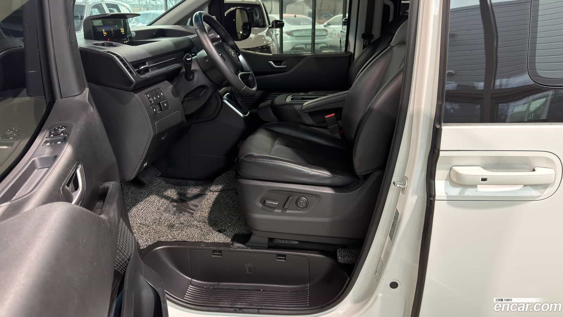 Staria Hyundai 2023.3-OPTION-020