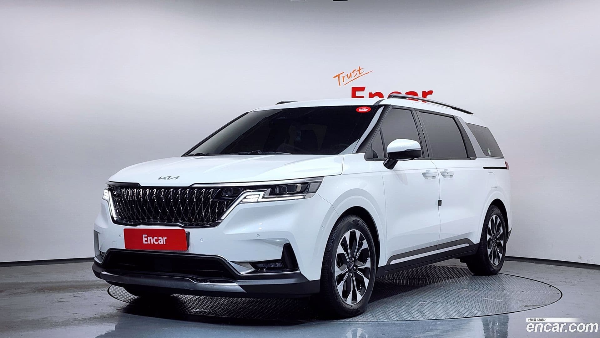Main__Slider__Photo:Canival Kia 2022.8-0