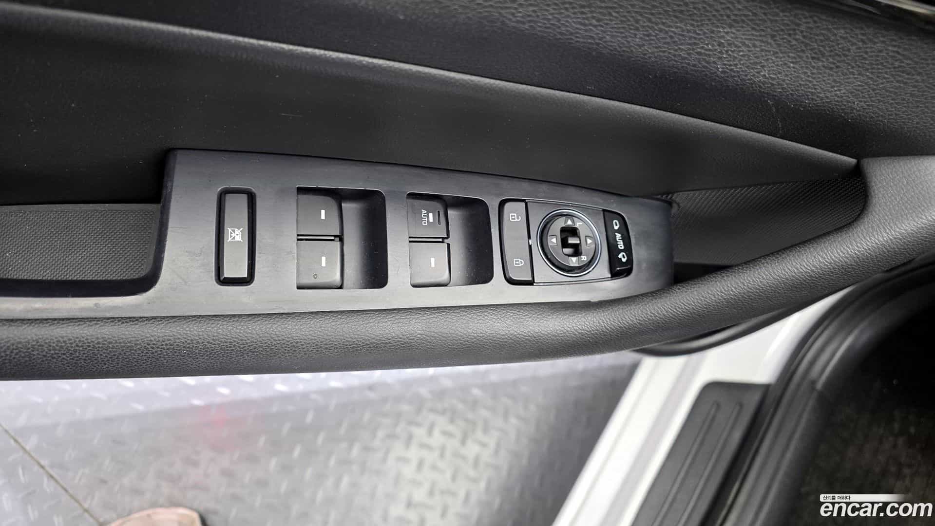 Sonata Hyundai 2017.5-OPTION-018