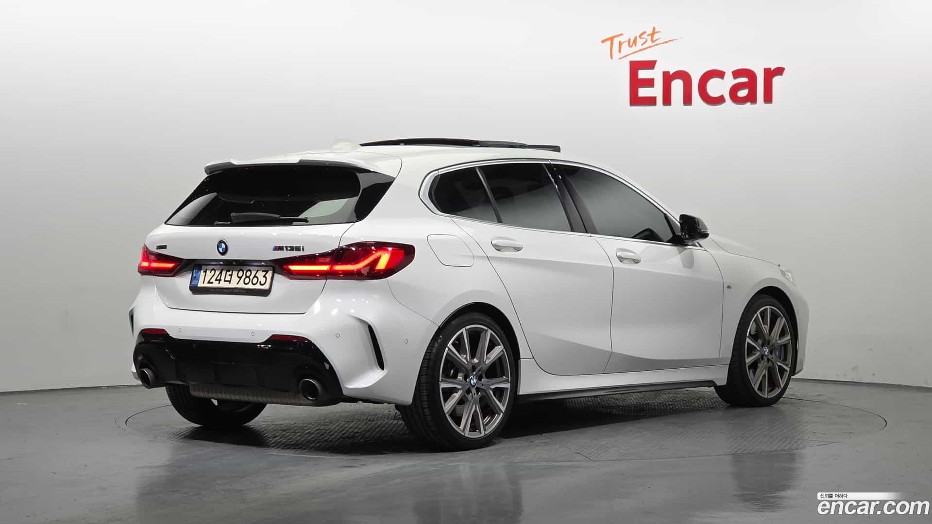 1-Series BMW 2021.10-OUTER-002