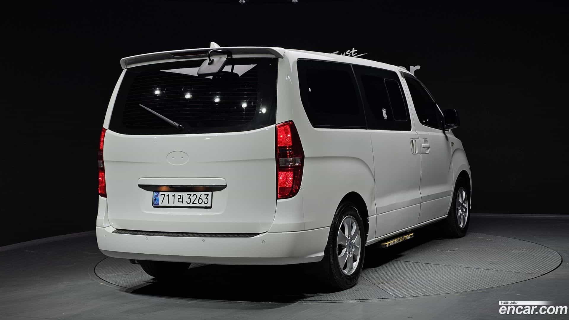 Starex Hyundai 2019.10-OUTER-002