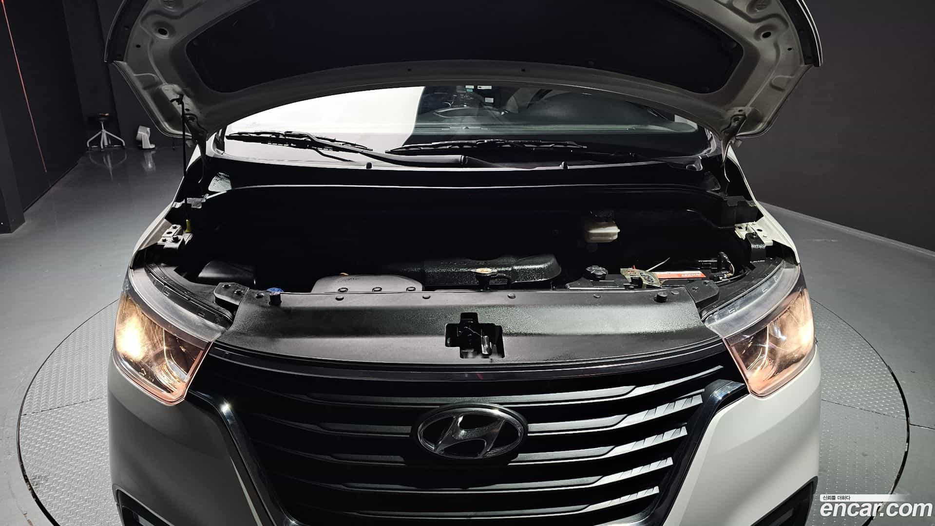Starex Hyundai 2019.10-INNER-006