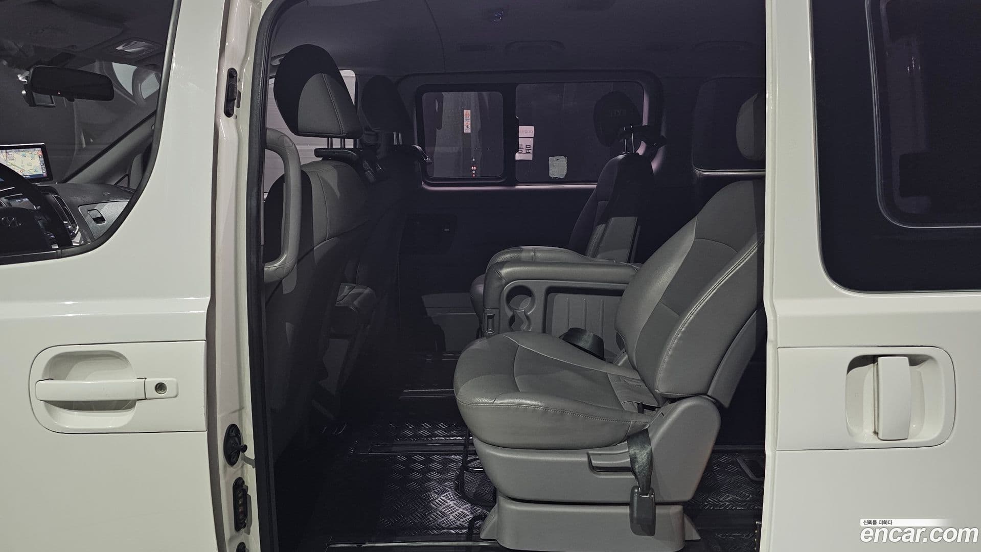 Main__Slider__Photo:Starex Hyundai 2019.10-11