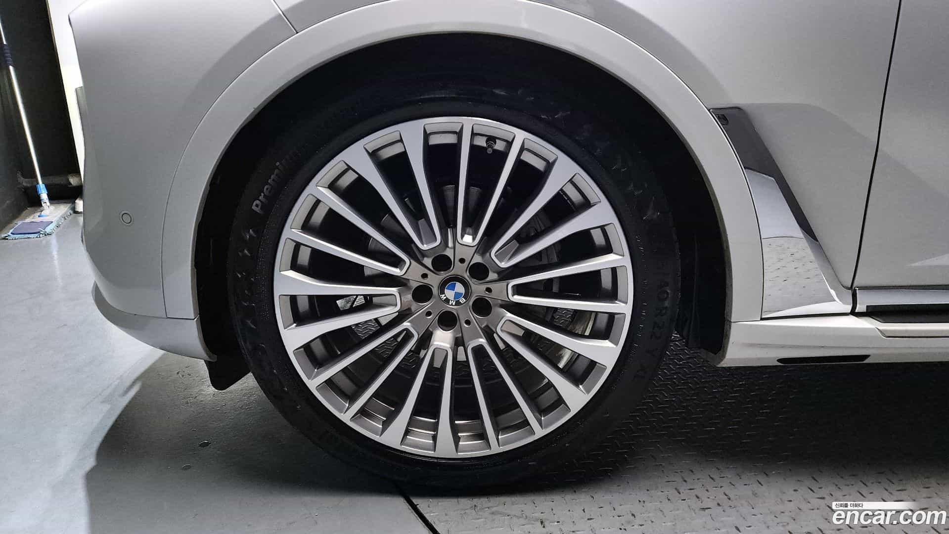X7 BMW 2023.0-OUTER-005