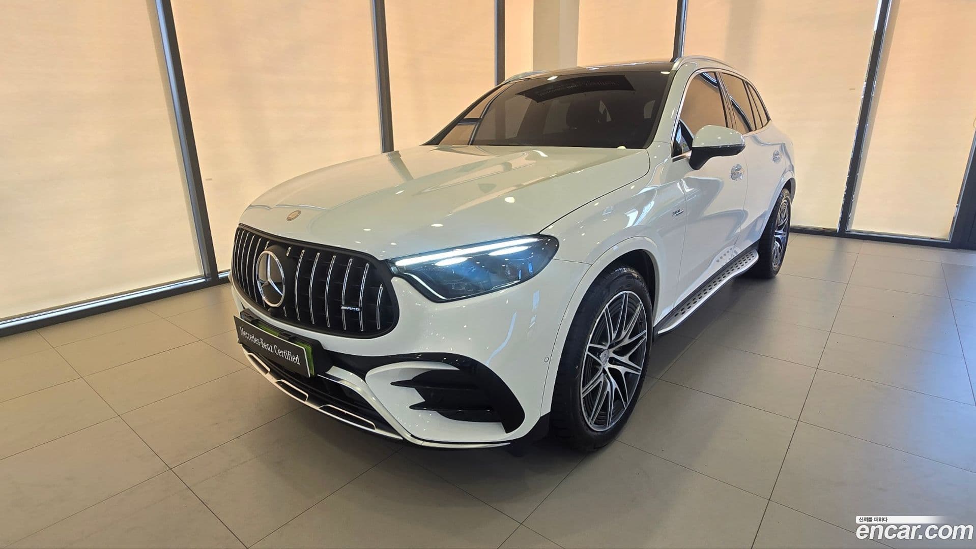 Main__Slider__Photo:GLC-Class Mercedes-Benz 2025.9-0