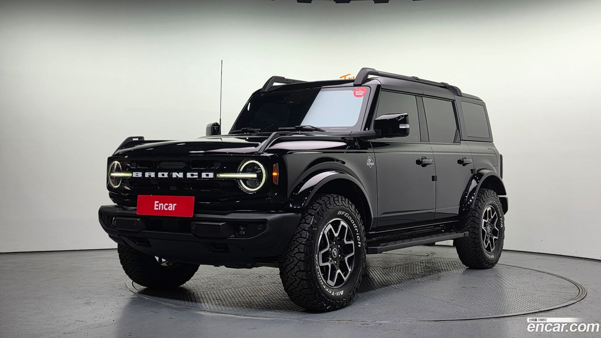 Main__Slider__Photo:Bronco Ford 2022.3-0