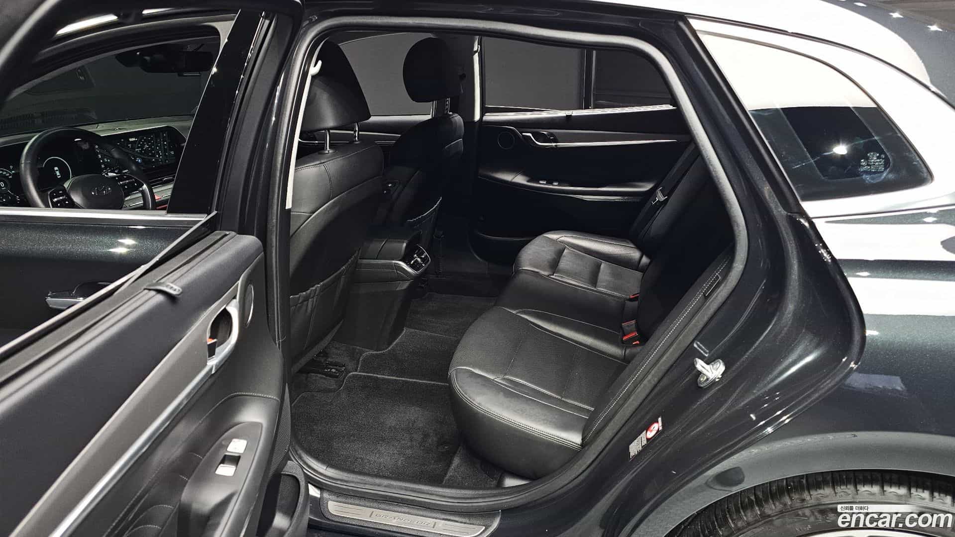 Grandeur Hyundai 2021.1-OPTION-016