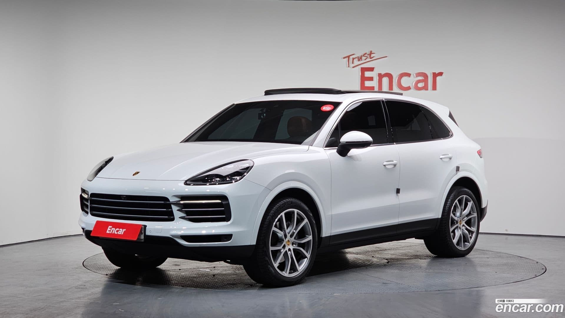 Main__Slider__Photo:Cayenne Porsche 2019.1-0