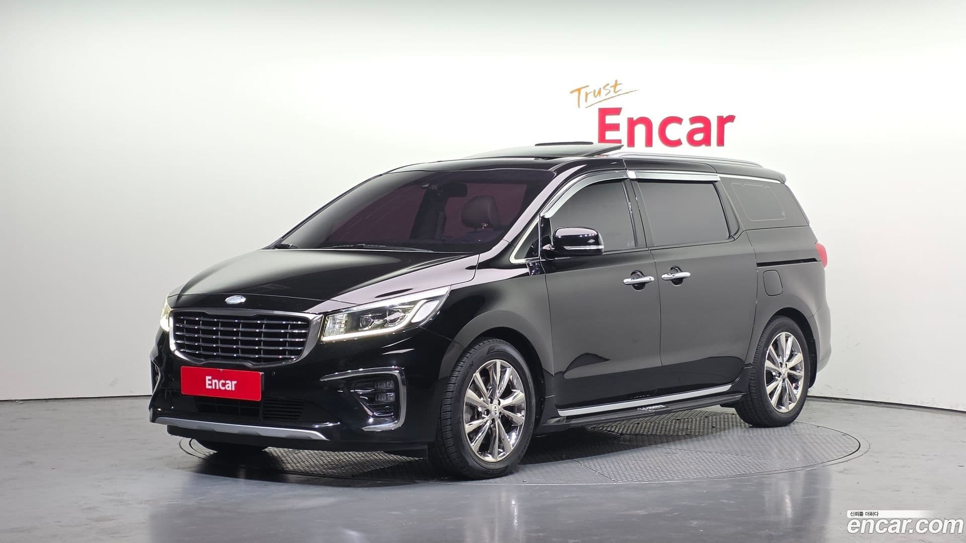 Main__Slider__Photo:Canival Kia 2018.6-0