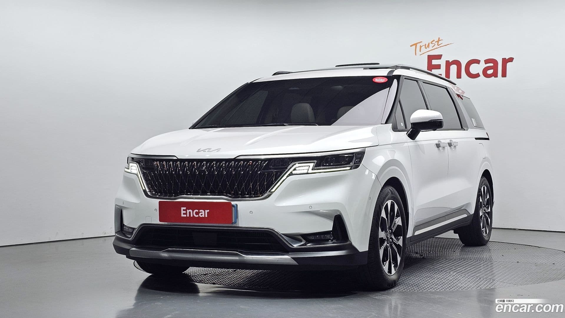 Main__Slider__Photo:Canival Kia 2023.1-0