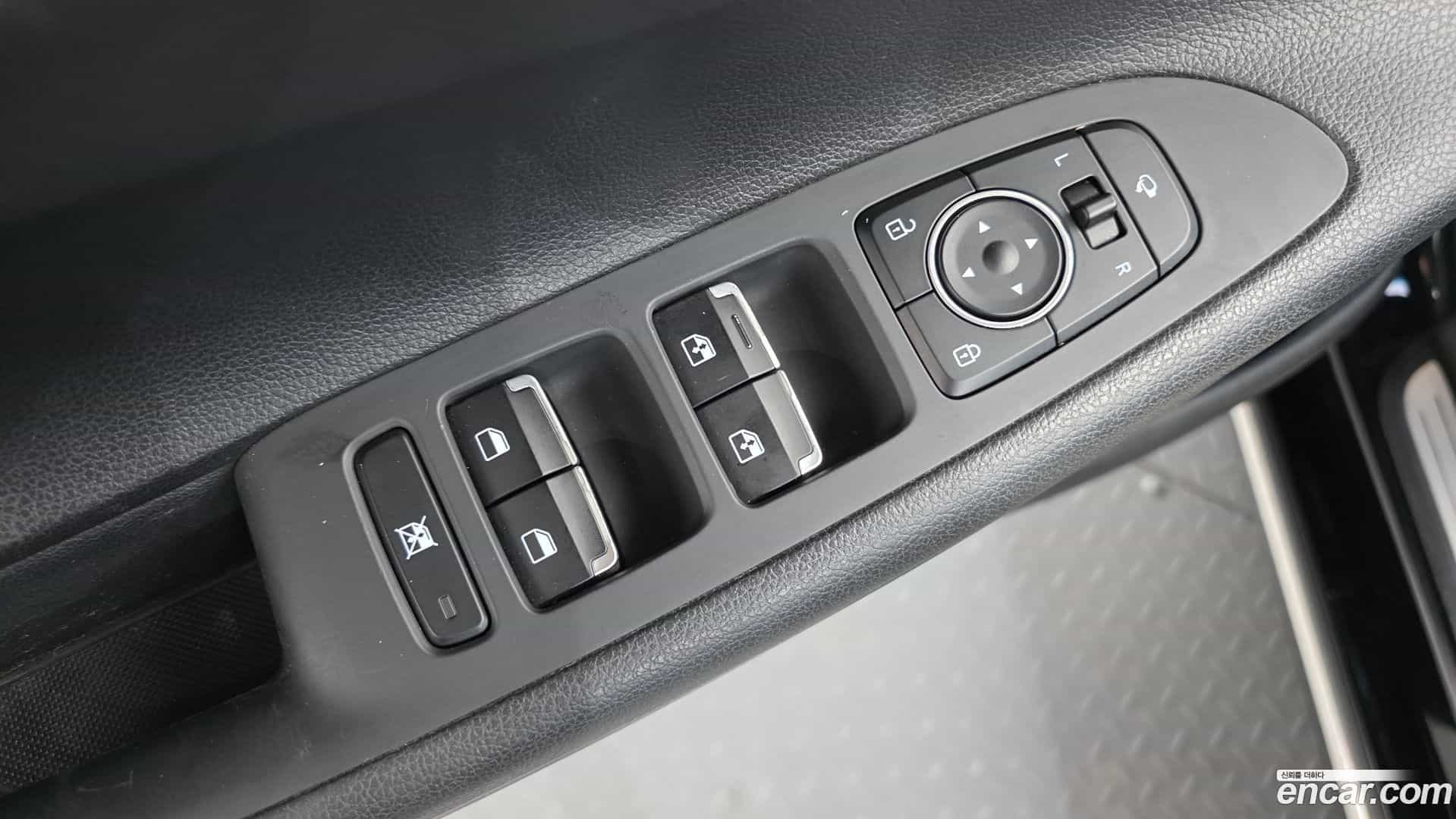 Grandeur Hyundai 2017.0-OPTION-017