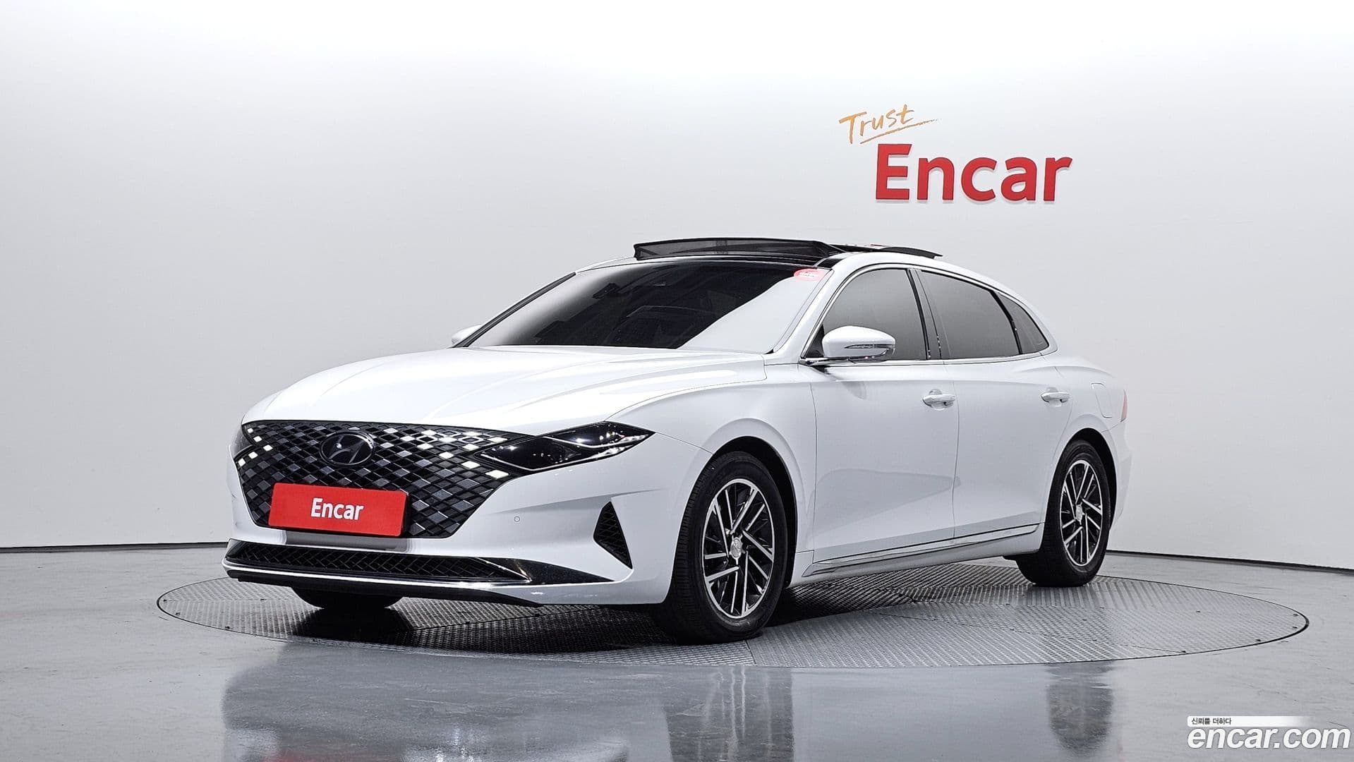 Main__Slider__Photo:Grandeur Hyundai 2020.6-0