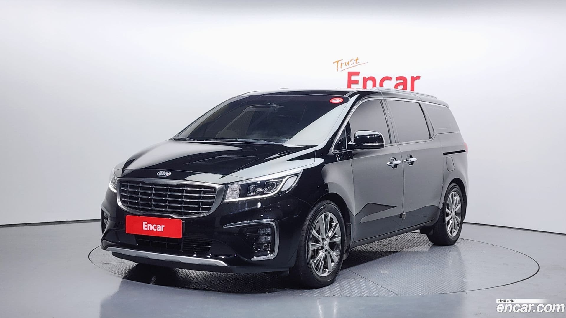 Main__Slider__Photo:Canival Kia 2019.3-0