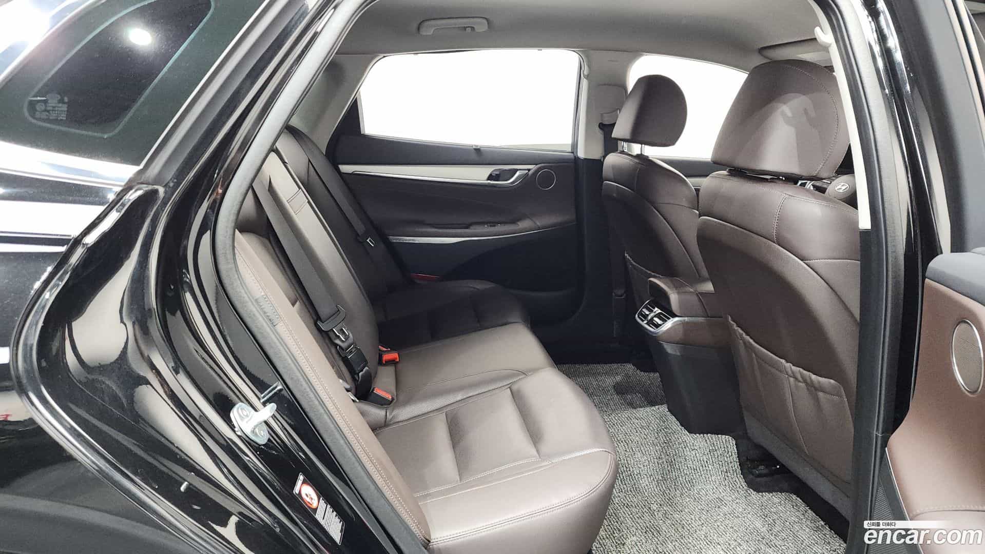 Grandeur Hyundai 2019.11-OPTION-016