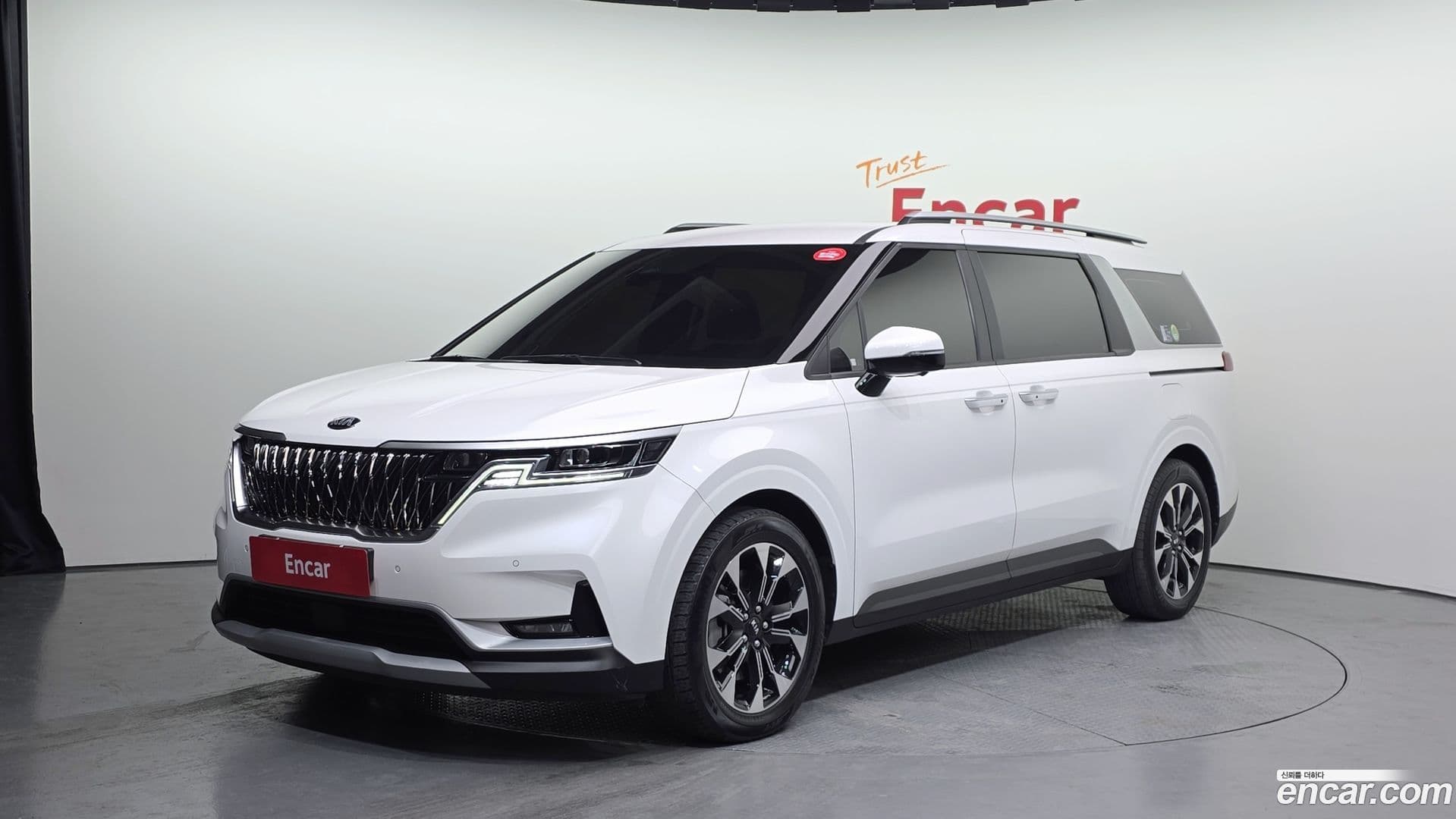 Main__Slider__Photo:Canival Kia 2020.9-0