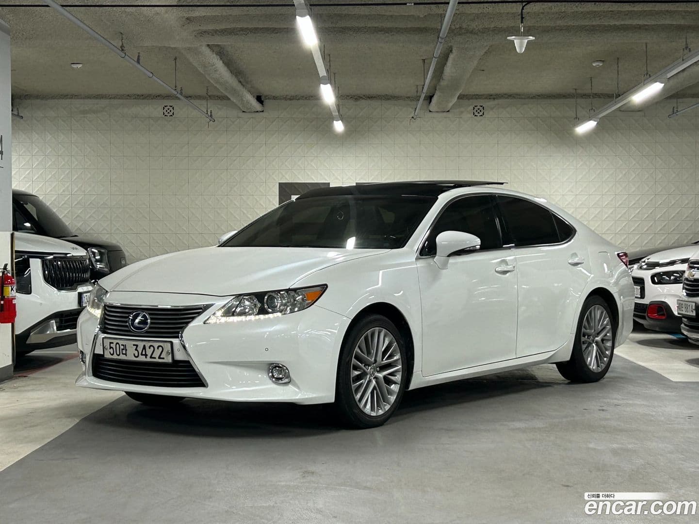 Main__Slider__Photo:ES Lexus 2013.11-0