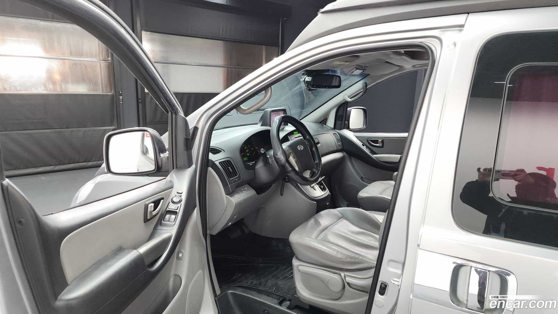 Starex Hyundai 2015.0-INNER-010