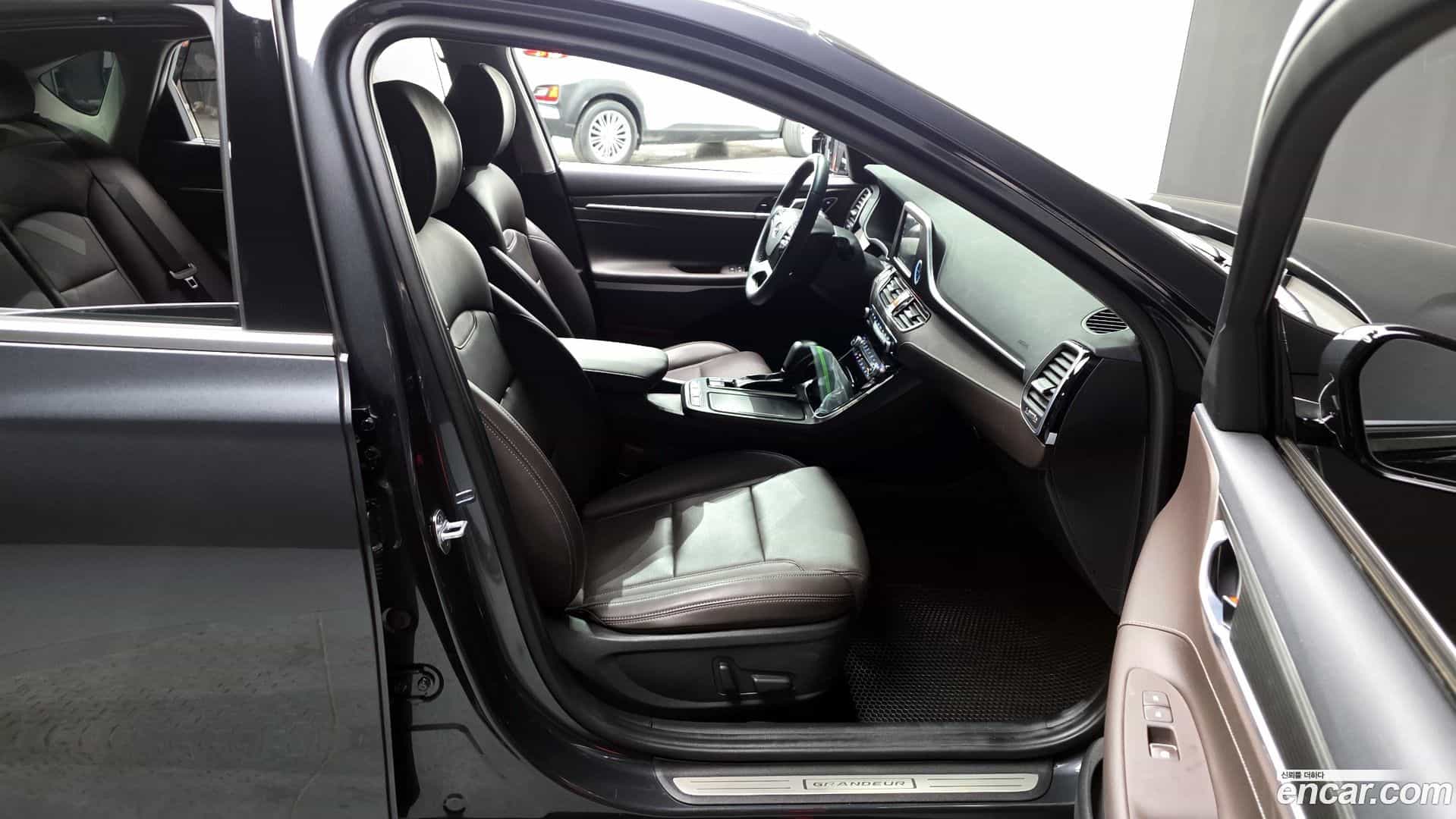 Grandeur Hyundai 2017.4-OPTION-015