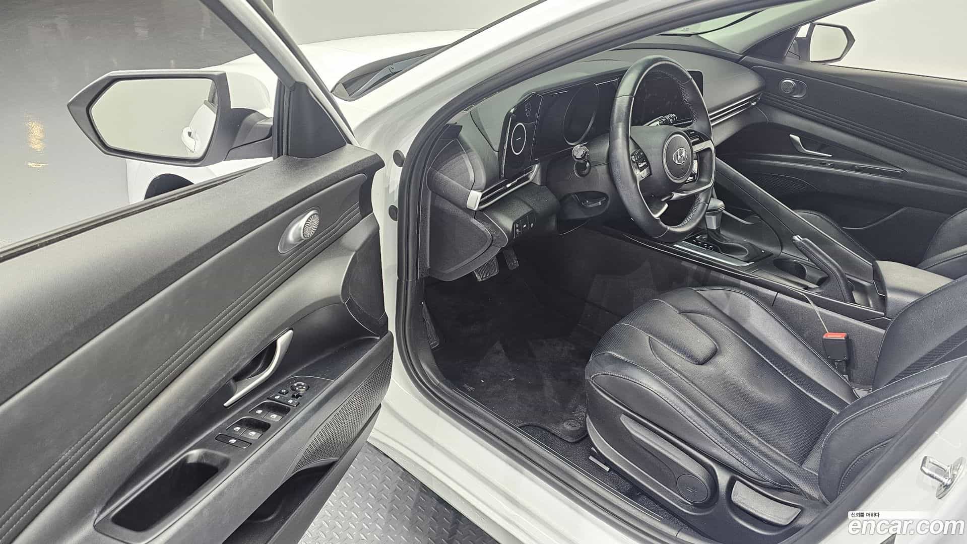 AVANTE Hyundai 2022.0-OPTION-015