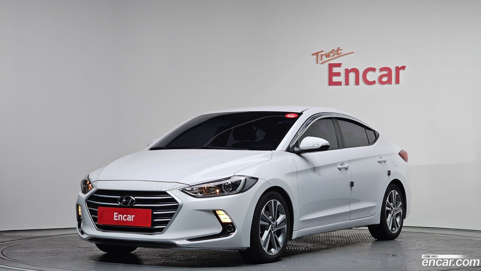 Main__Slider__Photo:AVANTE Hyundai 2016.9-0